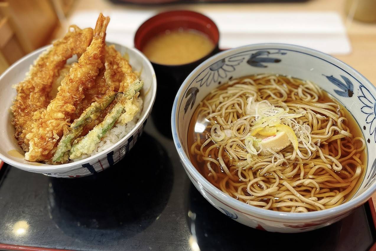 高知に無いから食べたくなる 土佐トーヨー住器のブログ 写真1