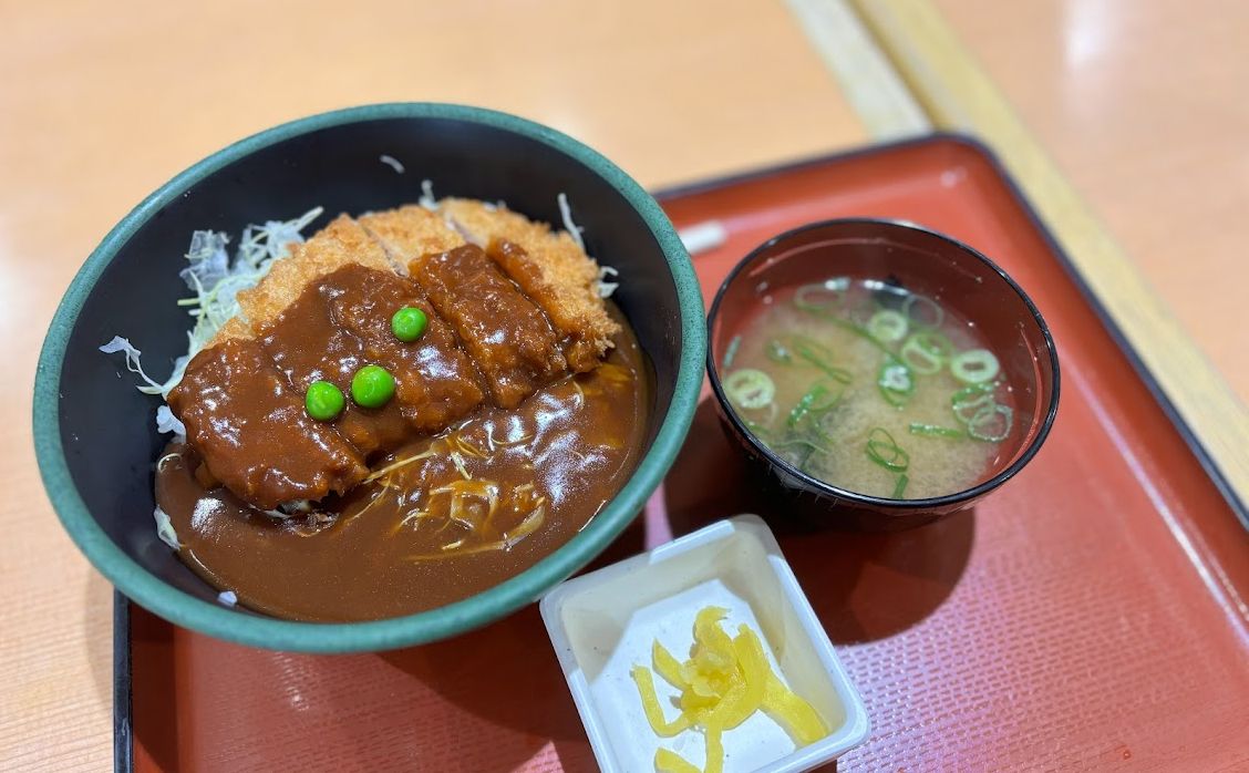 デミグラスかつ丼？ 土佐トーヨー住器のブログ 写真1