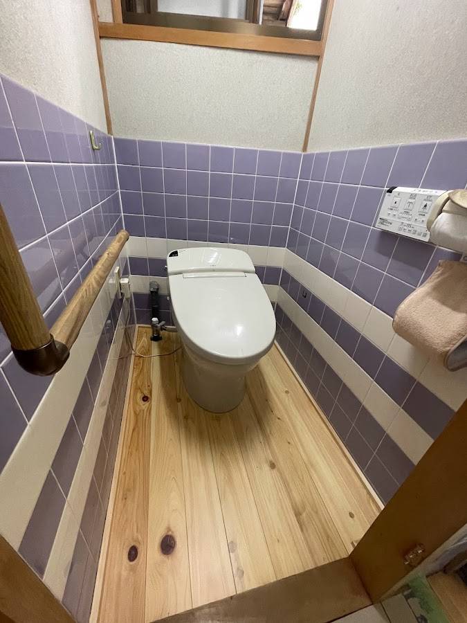 土佐トーヨー住器のトイレの床取り替えました。の施工後の写真2