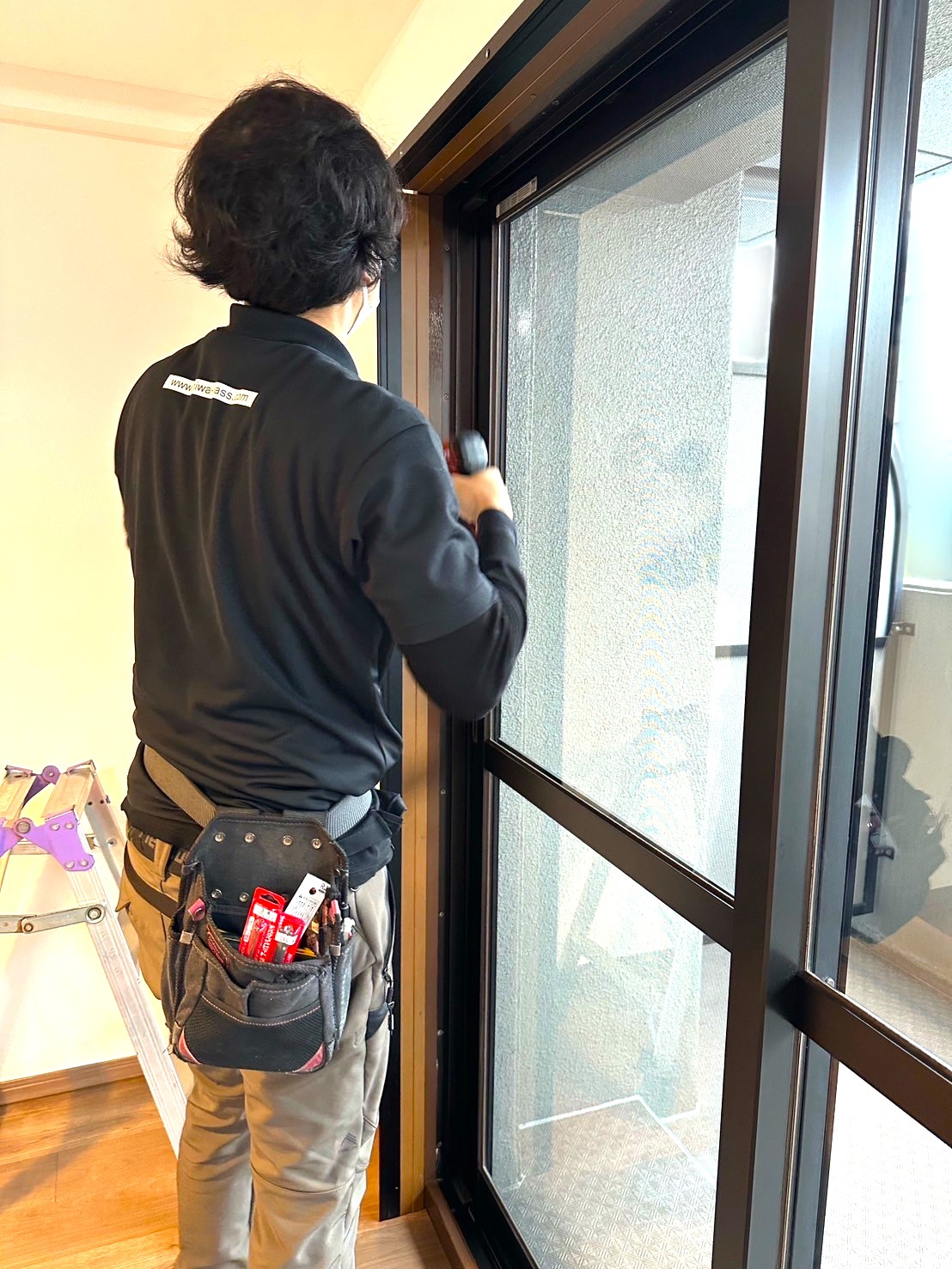 三輪ガラスの【名古屋市マンション】内窓リフォームの時間はどれくらい？リビングの窓引違い２か所とFIX窓の施工事例詳細写真2