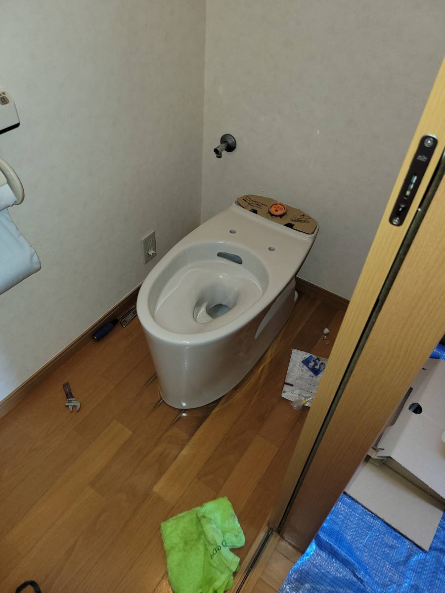 城北トーヨー住器のおトイレ交換工事の施工前の写真3