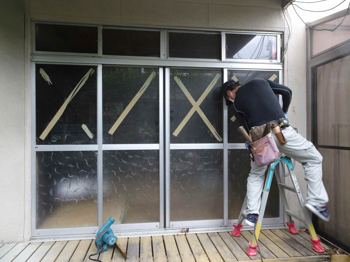 阿波屋商店のリプラス窓交換で、お部屋が快適になります。の施工前の写真1