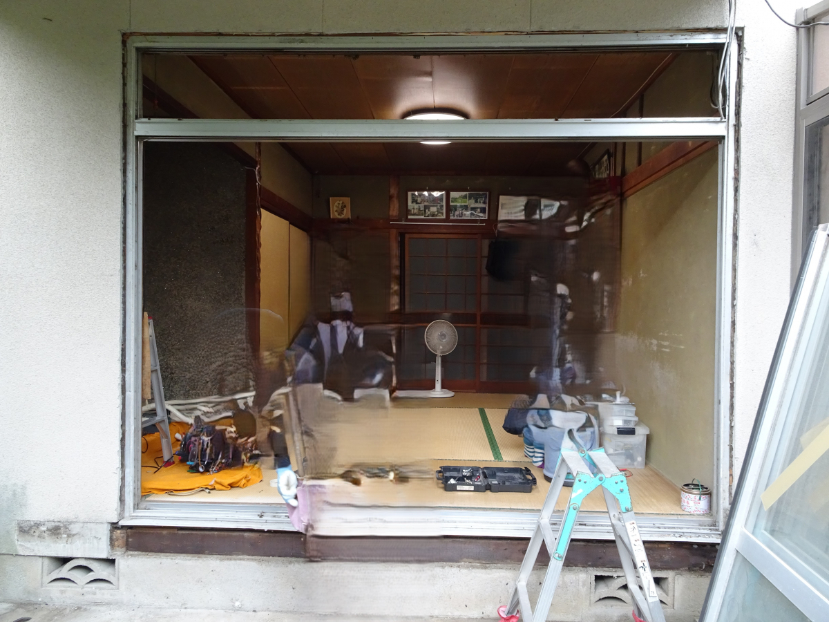 阿波屋商店のリプラス窓交換で、お部屋が快適になります。の施工前の写真2