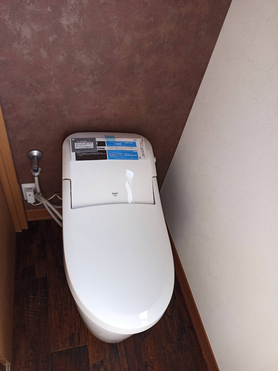 二宮トーヨー住器の【トイレリフォーム】最新のおトイレで機能面も充実、節水もバッチリの施工後の写真1