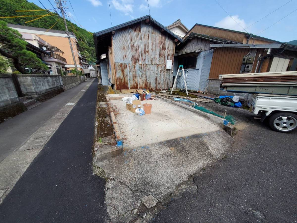 山本サッシ店 東紀州のきっちり“車を守る”ガレージを施行しました‼︎の施工前の写真1