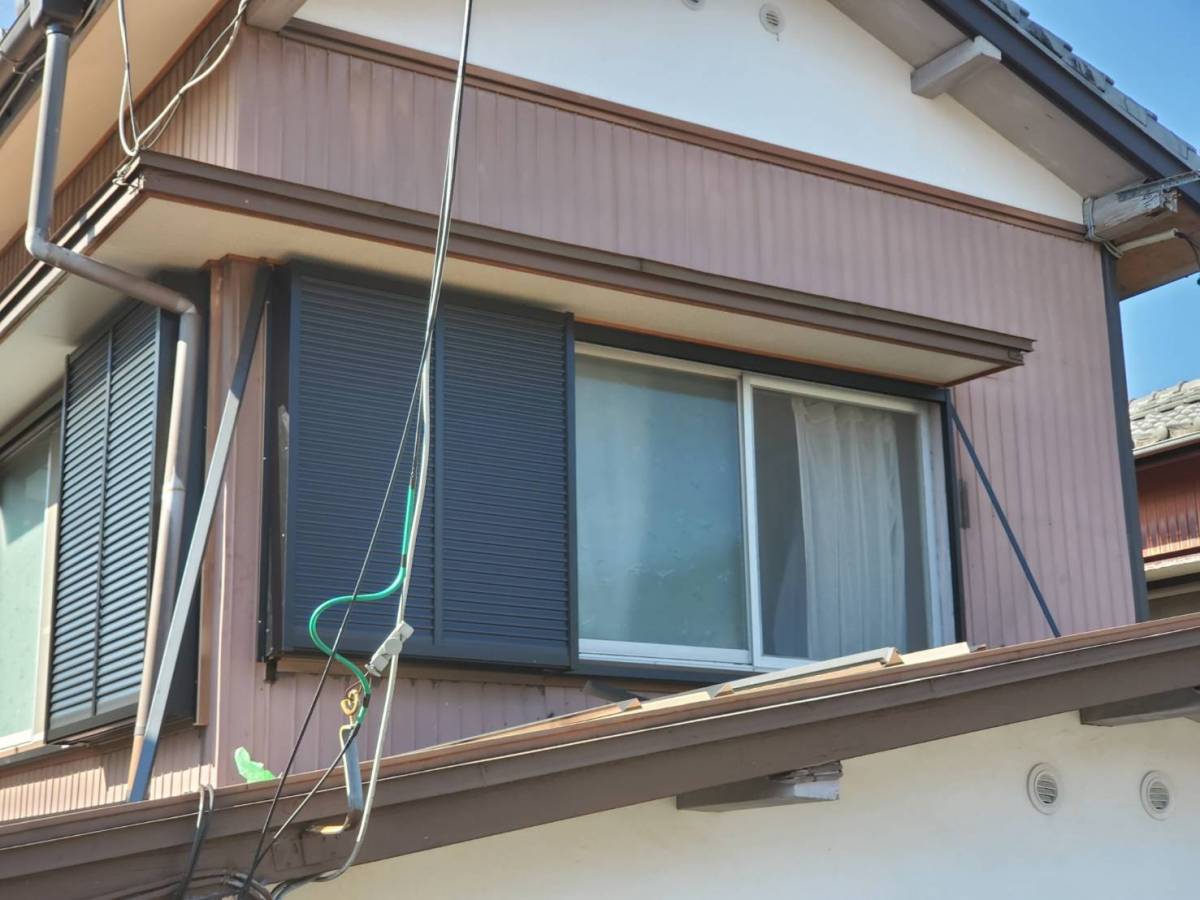 山本サッシ店 東紀州の木の雨戸が使い難い😅（動画有） 《中納建築様現場》の施工後の写真1