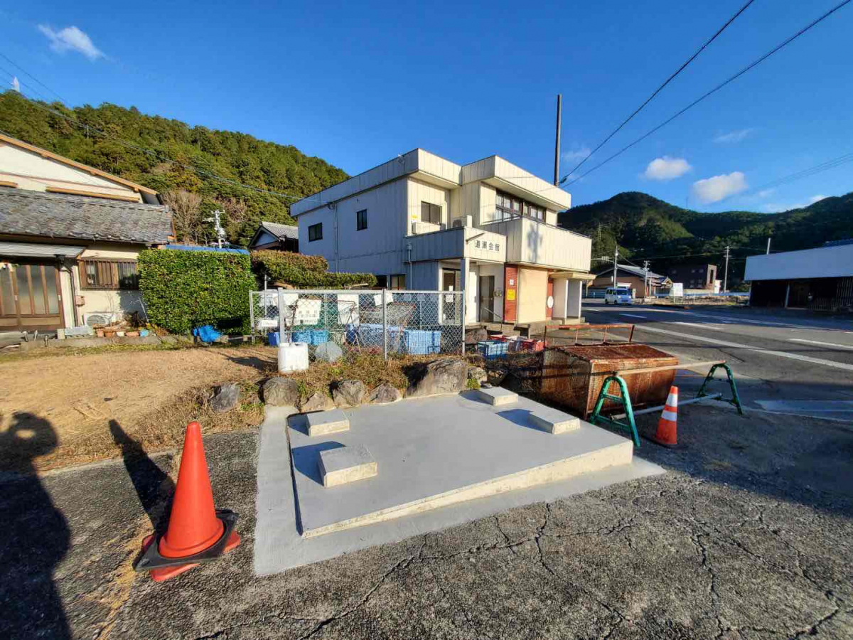 山本サッシ店 東紀州の地域のごみステーションを設置させて頂きました‼ ≪大末建設様≫の施工前の写真1