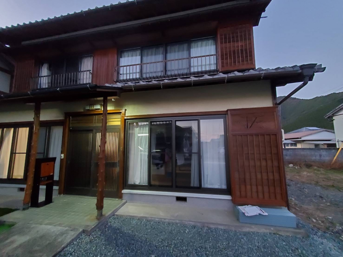 山本サッシ店 東紀州のお家に雨に濡れない物干し場を‼︎ 《日間賀建築様現場》の施工前の写真1