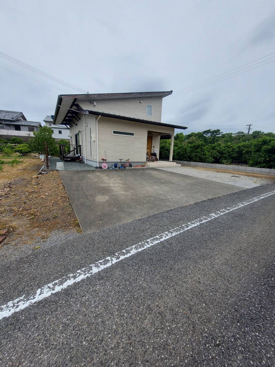 山本サッシ店 東紀州のお家を使い易く‼︎“カーポート”設置しました👷　《永年建築様現場》の施工前の写真1