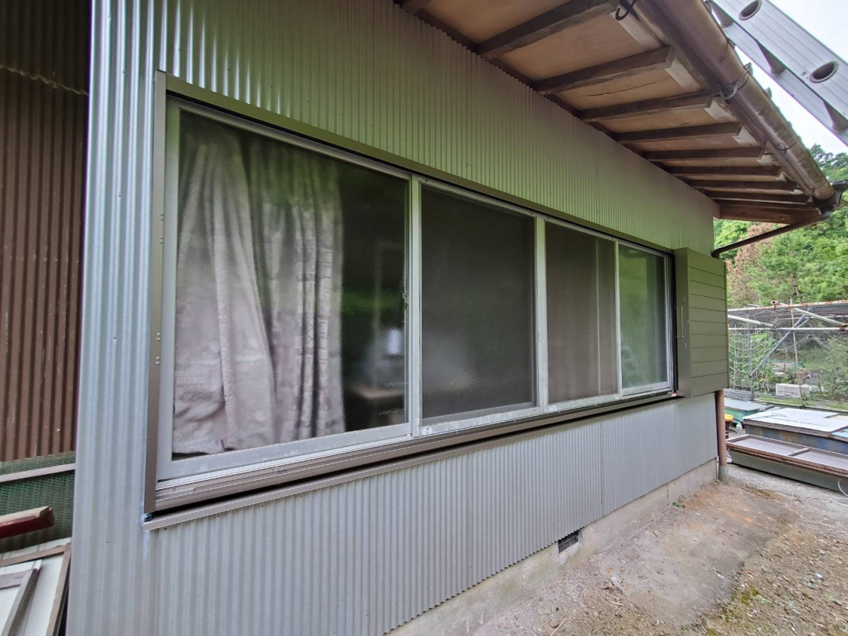 山本サッシ店 東紀州の雨戸の交換工事です‼️ 《出口建築様現場》の施工後の写真2