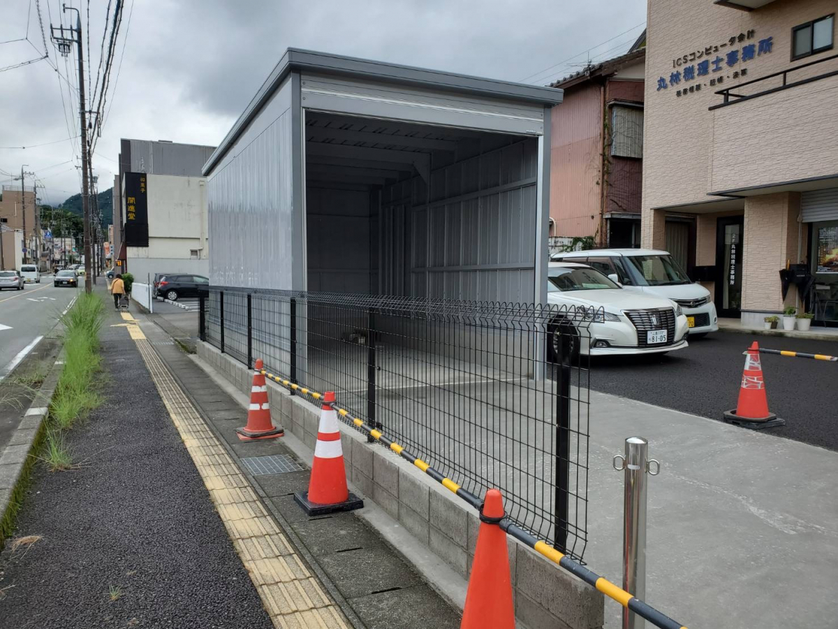 山本サッシ店 東紀州の境界にフェンスを施工させて頂きました‼️ 《中村組様 現場》の施工後の写真1