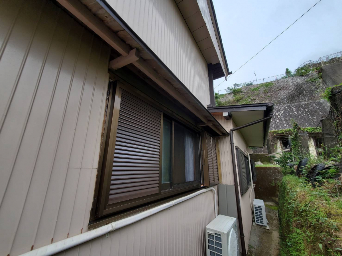 山本サッシ店 東紀州の木製雨戸を強い雨戸に交換しました‼️の施工後の写真1