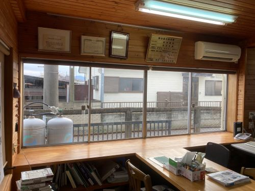 まどありー。本庄本店の【補助金対象商品】群馬県藤岡市1dayリフォーム窓LIXIL内窓インプラス設置の施工前の写真1