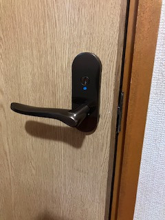 REマド本舗 雲南店のトイレドア把手交換の施工後の写真1