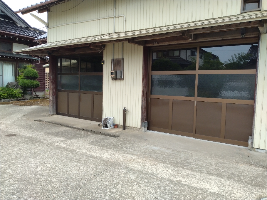 石川住器の車庫　引戸交換の施工事例詳細写真1