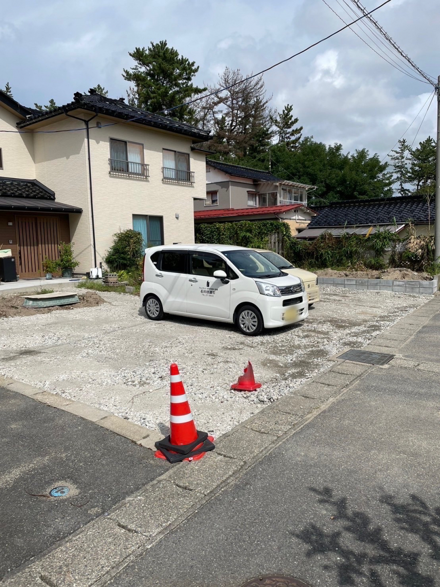 石川住器の【外構工事】カーポート・物置設置の施工前の写真3