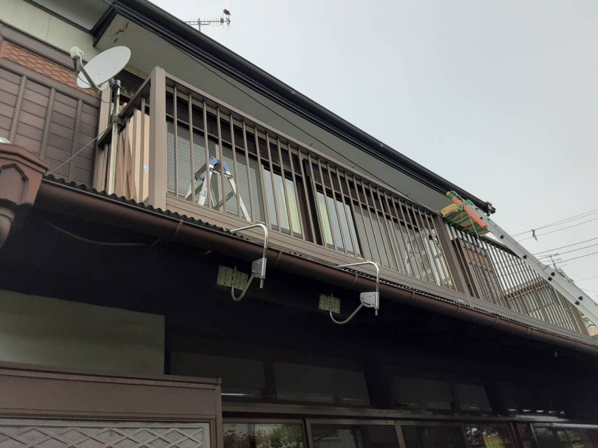 大成トーヨー住器のテラス屋根工事｜テラスＶＳ｜ＬＩＸＩＬ｜小田原市｜雨除け｜日除け｜簡単リフォームの施工前の写真1