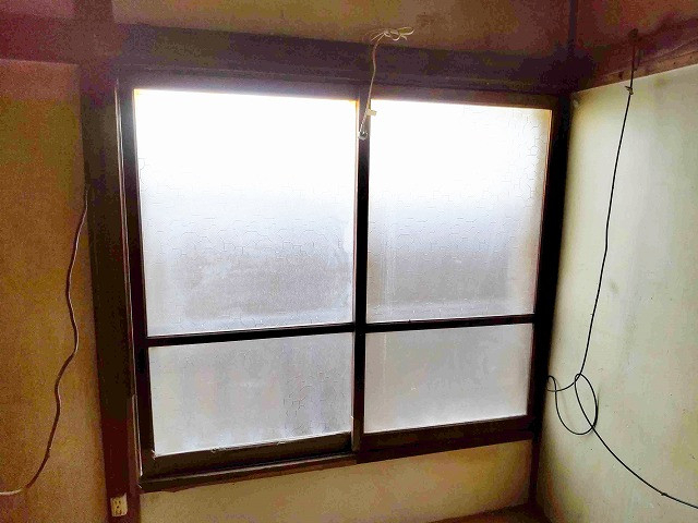 そうぶwindow&doorの【荒川区】窓リフォーム　木製サッシからアルミサッシへ交換の施工前の写真3