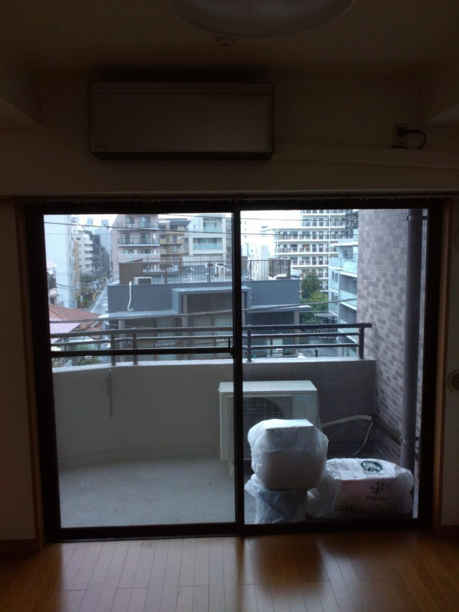 そうぶwindow&doorの【品川区】インプラス設置工事の施工前の写真2