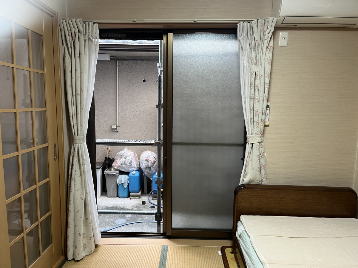 京都サッシセンターの住宅省エネ補助金を活用して内窓設置の施工前の写真3