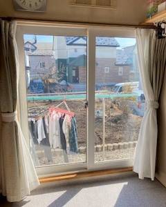 住まいの工事屋さんの居間サッシ内窓取付しました。の施工前の写真1