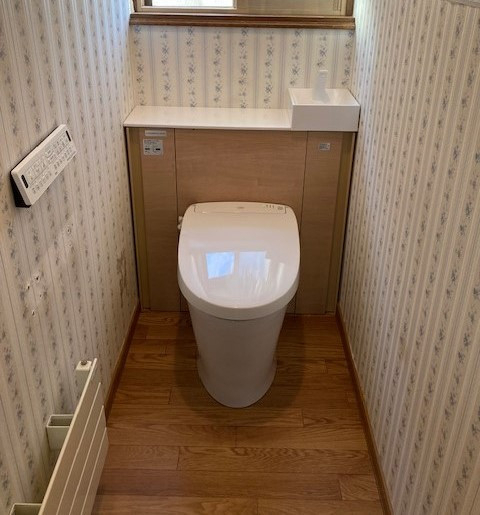 住まいの工事屋さんのトイレ交換しましたの施工後の写真1