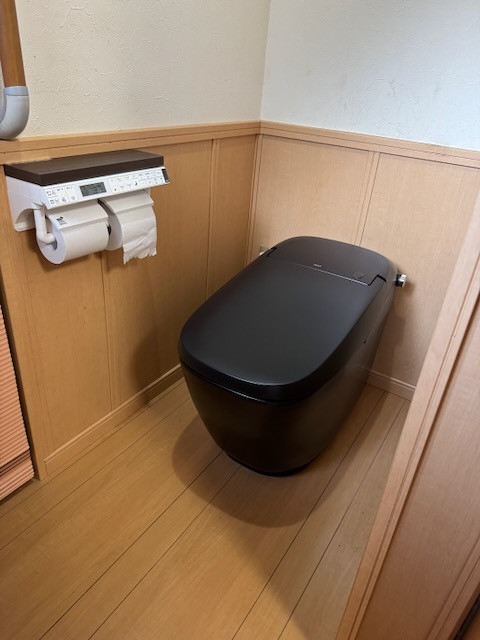 長崎サッシ工業の長崎県東彼杵郡波佐見町　トイレ設置工事の施工後の写真1