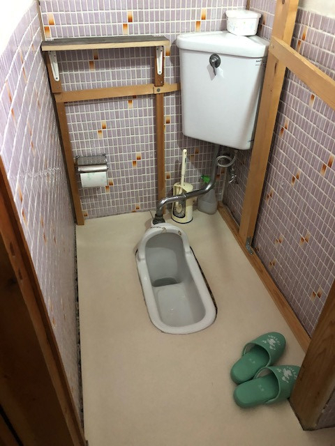 ツルタ建装社のＴ様邸　トイレの様式化事例の施工前の写真1