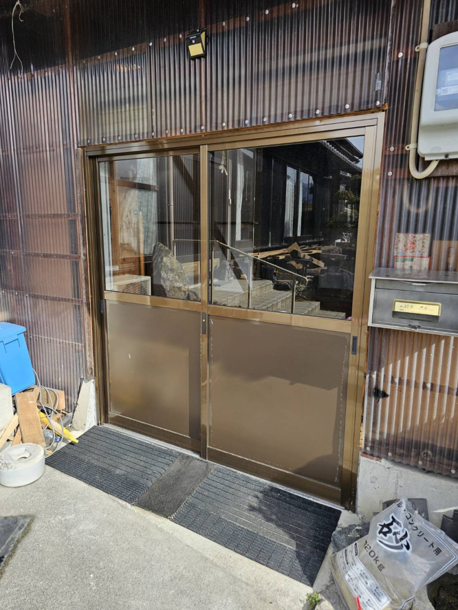 マドカラの店舗引戸内付型の施工後の写真1