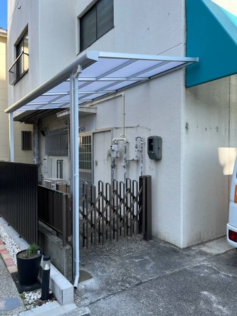 サッシセンターフジイ 名古屋西店の出入口から雨に濡れずに出入りしたい／名古屋市の施工後の写真1