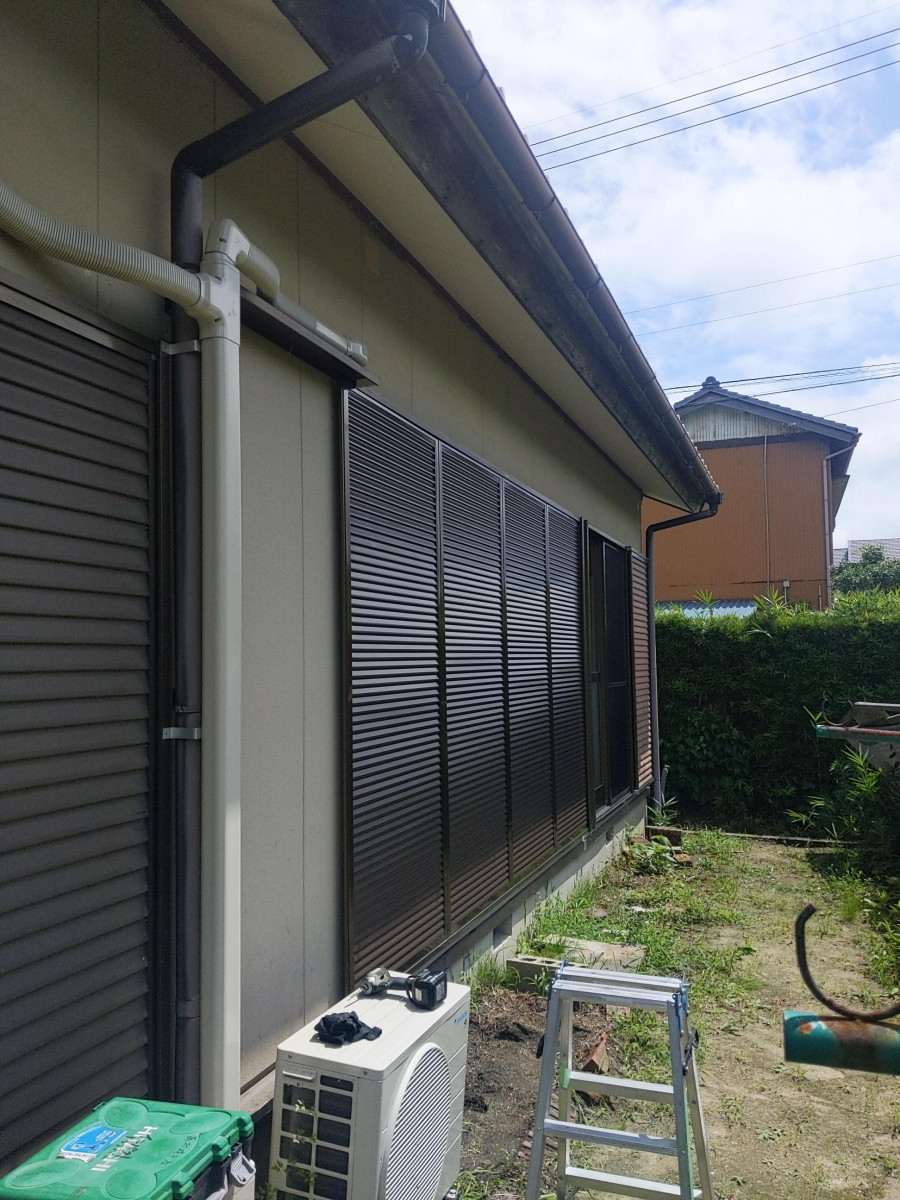 雨戸戸板の交換と雨戸収納部の補強をおこないました 伊勢日軽のブログ 写真1