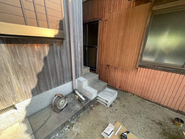 中央アルミ住器の屋外手すりの取り付けの施工前の写真2