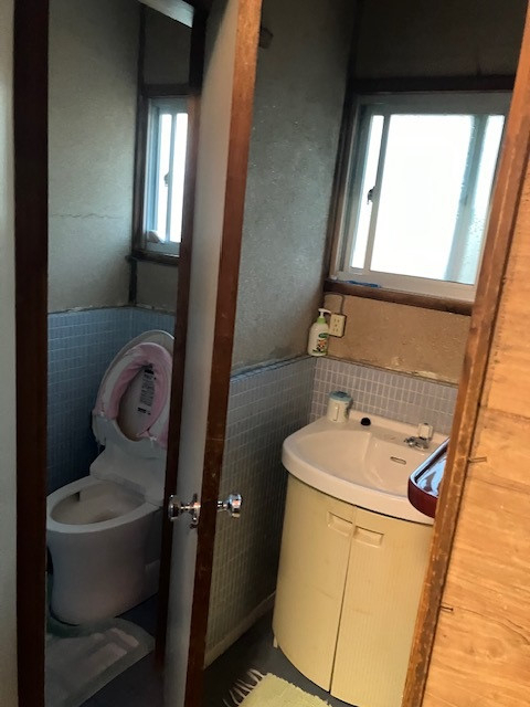 丸美のトイレ交換工事の施工前の写真1