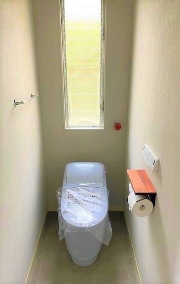 ダイカクヤ 仙台のお掃除ラクラクのトイレに交換したい！！！　トイレ交換工事の施工後の写真1