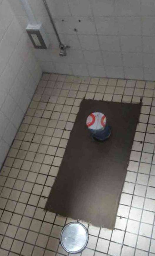 おさだガラスの【アメージュZA】トイレ便器交換の施工前の写真2