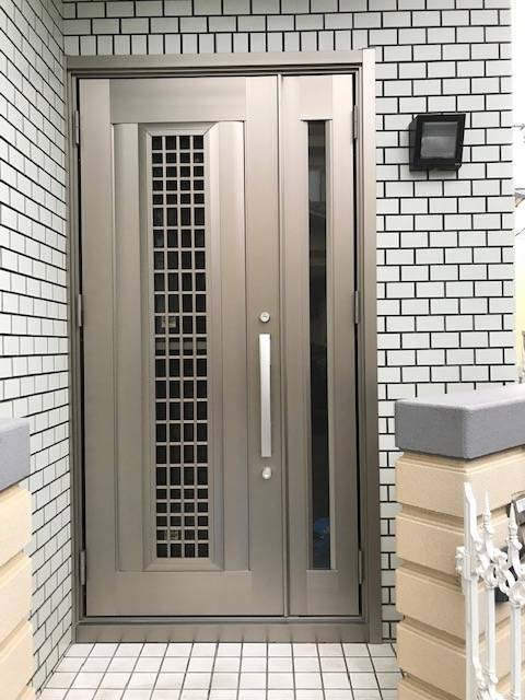 京都トーヨー住器の変えてよかった！玄関ドア🚪の施工後の写真1