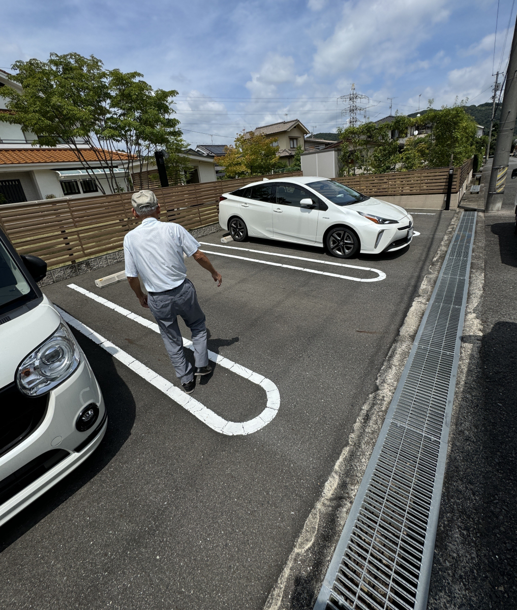 カワバタトーヨー住器の福山市O様邸　カーポート工事の施工前の写真1