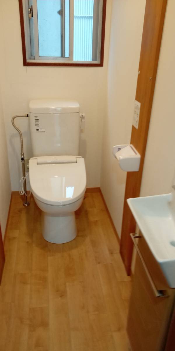 海南トーヨー住器のトイレ改修工事（海南市）の施工後の写真1