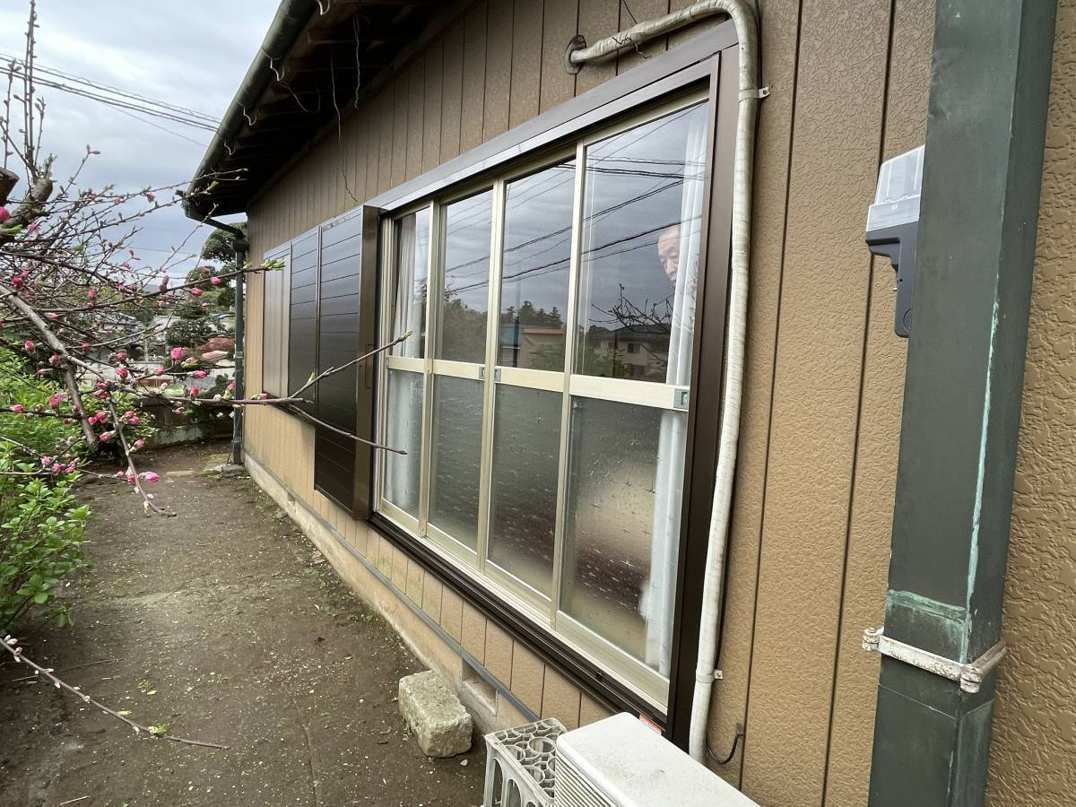 藤野トーヨー住器 市原のLIXIL雨戸一筋交換工事の施工後の写真1