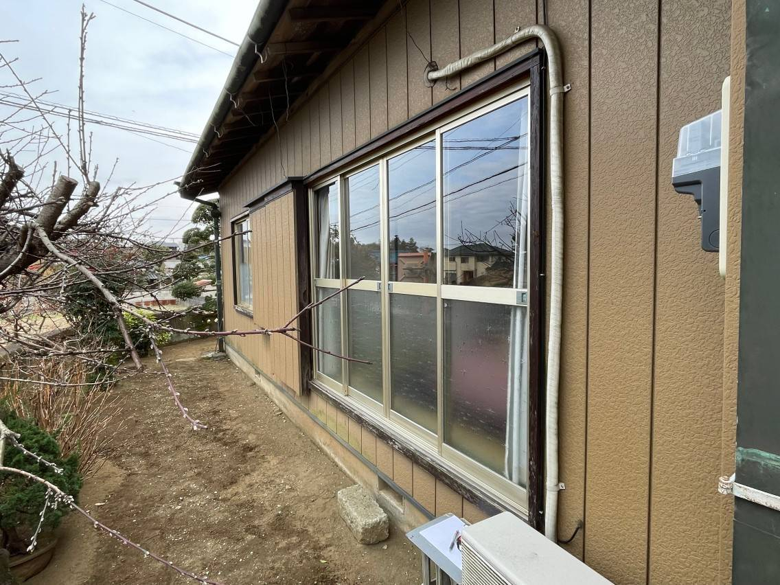 藤野トーヨー住器 市原のLIXIL雨戸一筋交換工事の施工前の写真1